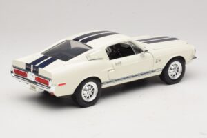 Ford Shelby GT500KR Blanc Road Legends 1:18 92168 Métal — image 3 sur 8