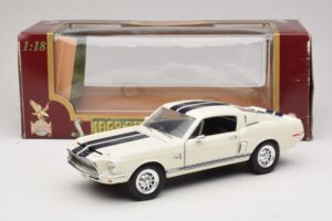 Ford Shelby GT500KR Blanc Road Legends 1:18 92168 Métal — image 8 sur 8