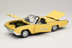 Ford Thunderbird Cabriolet Jaune Anson 1:18 30334-P1 Métal — image 2 sur 8