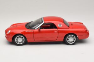 Ford Thunderbird Rouge Maisto 1:18 31620 Métal — image 4 sur 8