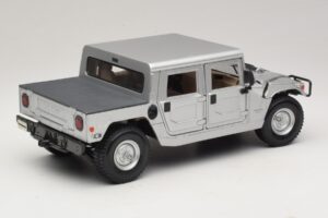 Hummer H1 Hardtop Argent Maisto 1:18 36857 Métal — image 3 sur 8