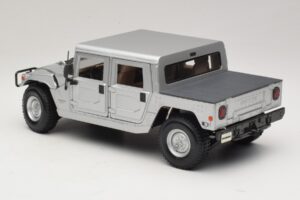 Hummer H1 Hardtop Argent Maisto 1:18 36857 Métal — image 7 sur 8