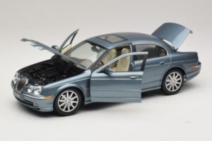 Jaguar S-Type X200 Bleu Maisto 1:18 31865 Métal — image 2 sur 8