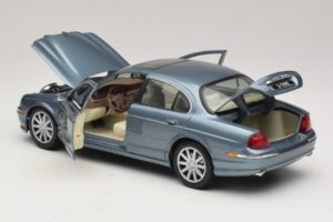 Jaguar S-Type X200 Bleu Maisto 1:18 31865 Métal — image 5 sur 8