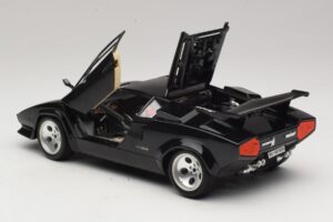 Lamborghini Countach 5000 Quattrovalvole Noir Bburago 1:18 3337 Métal — image 5 sur 8