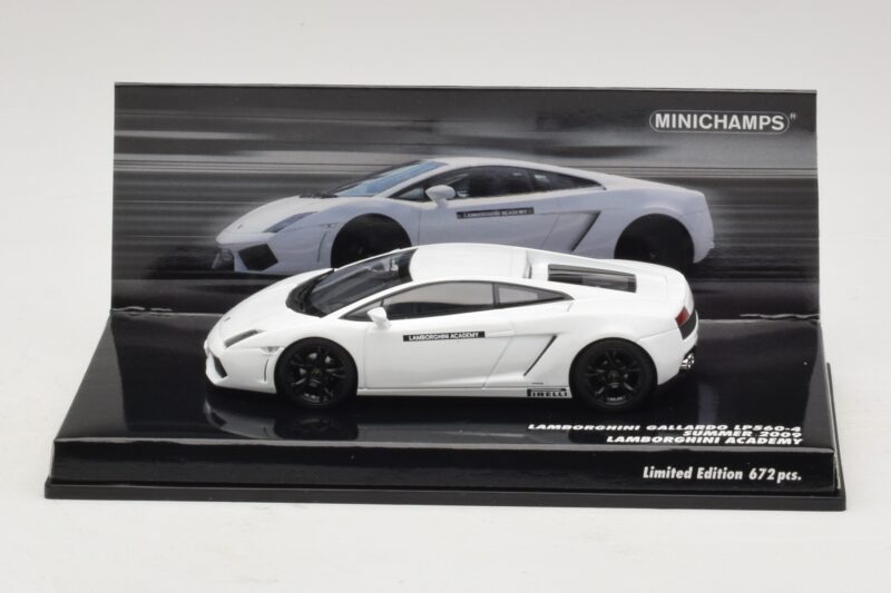 Lamborghini Gallardo LP560-4 Academy Blanc Minichamps 1:43 436103801 Métal