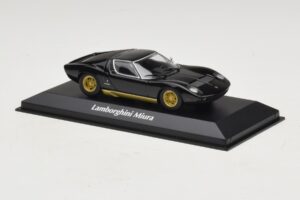 Lamborghini Miura P400 Noir Maxichamps 1:43 940103000 Métal — image 3 sur 5