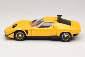 Lamborghini Miura SVR Jaune & Noir Kyosho 1:18 08319GY Métal — image 4 sur 8