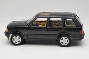 Land Rover Range Rover P38A 4.6 HSE Vert Métallisé AUTOart 1:18 70010 Métal — image 4 sur 8