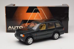 Land Rover Range Rover P38A 4.6 HSE Vert Métallisé AUTOart 1:18 70010 Métal — image 8 sur 8