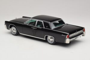 Lincoln Continental Noir KK-Scale 1:18 KKDC181483 Métal — image 5 sur 6