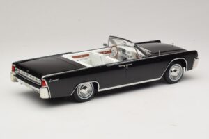Lincoln Continental Convertible Noir Bad Boys KK-Scale 1:18 KKDC181521 Métal — image 3 sur 7