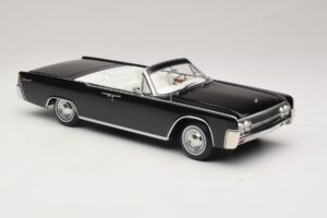 Lincoln Continental Convertible Noir Bad Boys KK-Scale 1:18 KKDC181521 Métal — image 5 sur 7