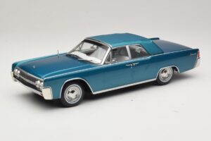 Lincoln Continental Convertible Turquoise Métallisé KK-Scale 1:18 KKDC181524 Métal — image 2 sur 7