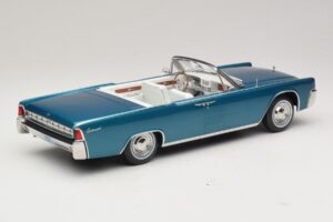 Lincoln Continental Convertible Turquoise Métallisé KK-Scale 1:18 KKDC181524 Métal — image 3 sur 7