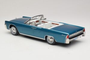 Lincoln Continental Convertible Turquoise Métallisé KK-Scale 1:18 KKDC181524 Métal — image 6 sur 7