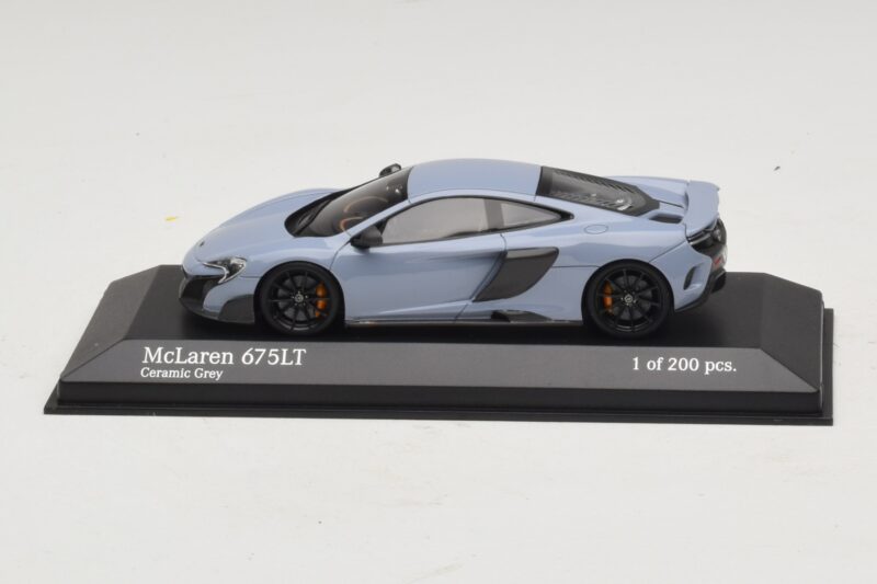 McLaren 675LT Ceramic Grey Minichamps 1:43 537154420 Métal