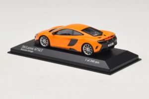 McLaren 675LT Orange Minichamps 1:43 537154421 Métal — image 3 sur 5