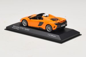 McLaren 675LT Spider Orange Minichamps 1:43 537154431 Métal — image 3 sur 5