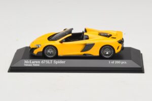 McLaren 675LT Spider Volcano Yellow Minichamps 1:43 537154430 Métal
