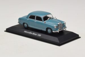 Mercedes 180 W120 Bleu Maxichamps 1:43 940033102 Métal — image 3 sur 5