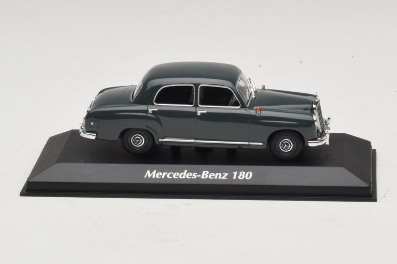 Mercedes 180 W120 Gris Maxichamps 1:43 Mercedes 180 W120 Gris Maxichamps 1:43 940033100 Métal