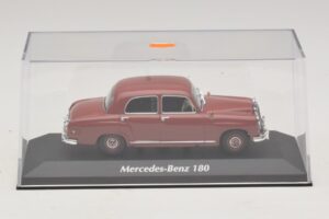 Mercedes 180 W120 Rouge Maxichamps 1:43 940033101 Métal — image 4 sur 5