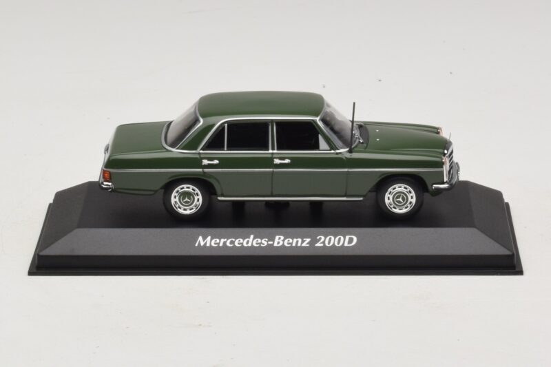 Mercedes 200D W115 Vert Foncé Maxichamps 1:43 940034001 Métal