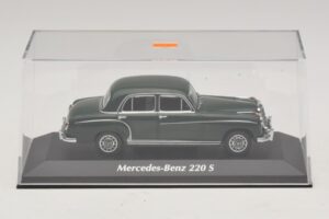 Mercedes 220 S W180 Vert Foncé Maxichamps 1:43 940033001 Métal — image 4 sur 5