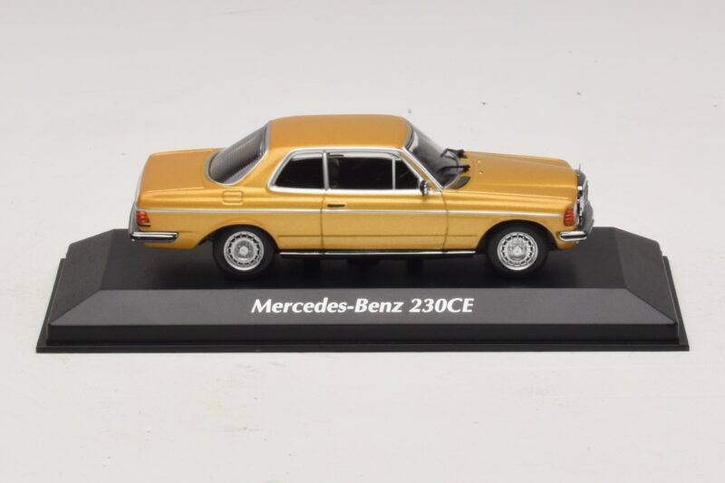 Mercedes 230 CE C123 Or Métallisé Maxichamps 1:43 940032220 Métal