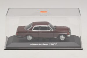 Mercedes 230 CE C123 Rouge Maxichamps 1:43 940032221 Métal — image 4 sur 5