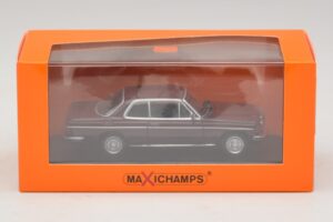 Mercedes 230 CE C123 Rouge Maxichamps 1:43 940032221 Métal — image 5 sur 5