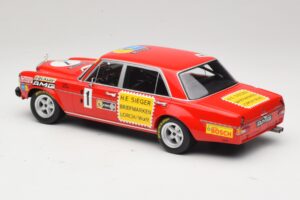 Mercedes 300 SEL 6.8 #1 H. Heyer / Betzler 24 Hours of Nurburgring 1972 Minichamps 1:18 155723401 Métal — image 5 sur 6