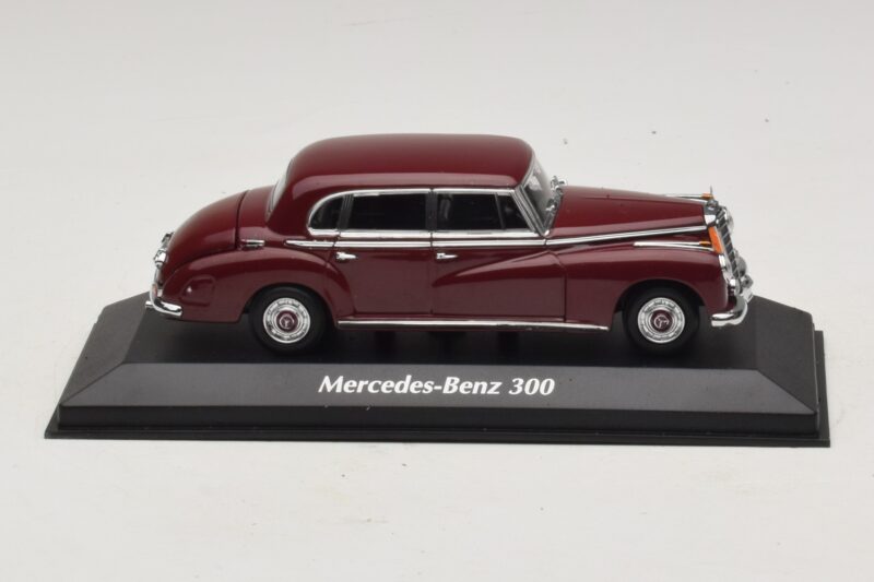 Mercedes 300 W186 Rouge Foncé Maxichamps 1:43 940039060 Métal