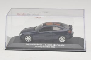 Mercedes C-Class Sportscoupe CL203 Blue Metallic Bundespressball Minichamps 1:43 MB010 Métal — image 4 sur 5