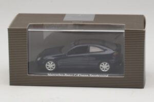 Mercedes C-Class Sportscoupe CL203 Blue Metallic Bundespressball Minichamps 1:43 MB010 Métal — image 5 sur 5