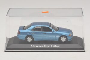 Mercedes C-Class W202 Bleu Métallisé Maxichamps 1:43 940037060 Métal — image 4 sur 5