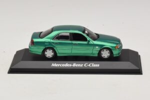 Mercedes C-Class W202 Vert Métallisé Maxichamps 1:43 940037061 Métal