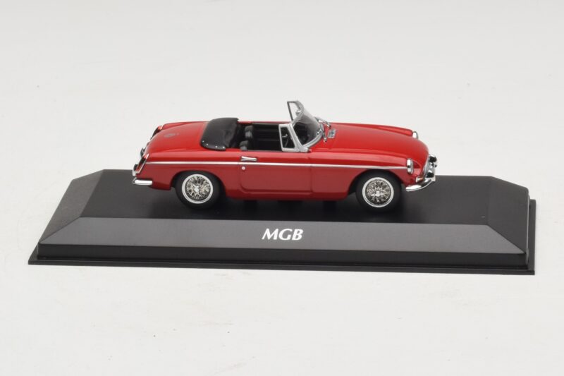 MG MGB Mk1 Rouge Maxichamps 1:43 MG MGB Mk1 Rouge Maxichamps 1:43 940131030 Métal