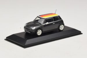 Mini Cooper One R50 Vert Avec Drapeau Allemand Minichamps 1:43 MINI033 Métal — image 2 sur 5