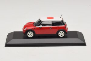 Mini Cooper One R50 Rouge Avec Drapeau Japonais Minichamps 1:43 MINI034 Métal