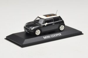 Mini Cooper S R53 Vert Foncé Avec Toit Panoramique Minichamps 1:43 MINI015 Métal — image 2 sur 4