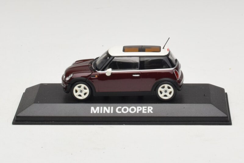 Mini Cooper S R53 Rouge Foncé Avec Toit Panoramique Minichamps 1:43 Mini Cooper S R53 Rouge Foncé Avec Toit Panoramique Minichamps 1:43 MINI019 Métal