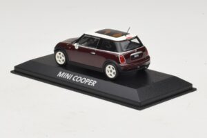 Mini Cooper S R53 Rouge Foncé Avec Toit Panoramique Minichamps 1:43 MINI019 Métal — image 3 sur 4