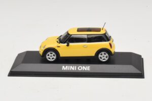 Mini Cooper S R53 Liquid Yellow Avec Toit Panoramique Minichamps 1:43 MINI013 Métal