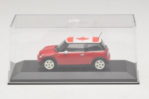 Mini Cooper S R53 Rouge Avec Drapeau Canadien Minichamps 1:43 MINI017 Métal — image 4 sur 5