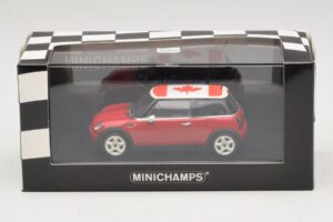 Mini Cooper S R53 Rouge Avec Drapeau Canadien Minichamps 1:43 MINI017 Métal — image 5 sur 5