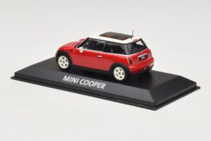 Mini Cooper S R53 Rouge Avec Toit Panoramique Minichamps 1:43 MINI024 Métal — image 3 sur 5