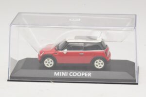 Mini Cooper S R53 Rouge Avec Toit Panoramique Minichamps 1:43 MINI024 Métal — image 4 sur 5
