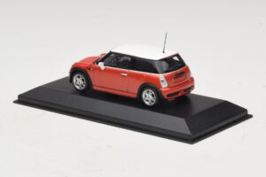 Mini Cooper S R53 Rouge Avec Toit Blanc Minichamps 1:43 MINI025 Métal — image 3 sur 5